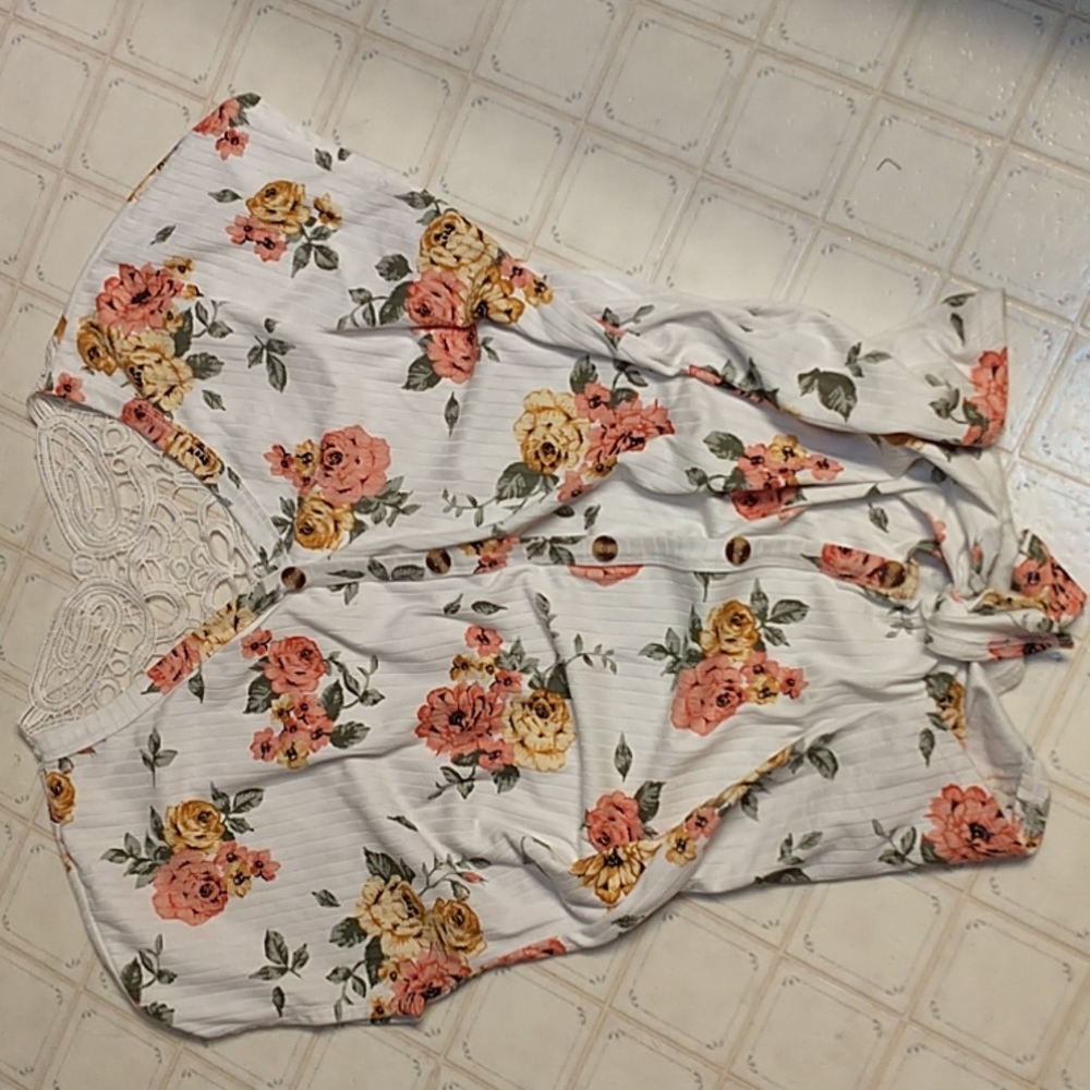 Floral top